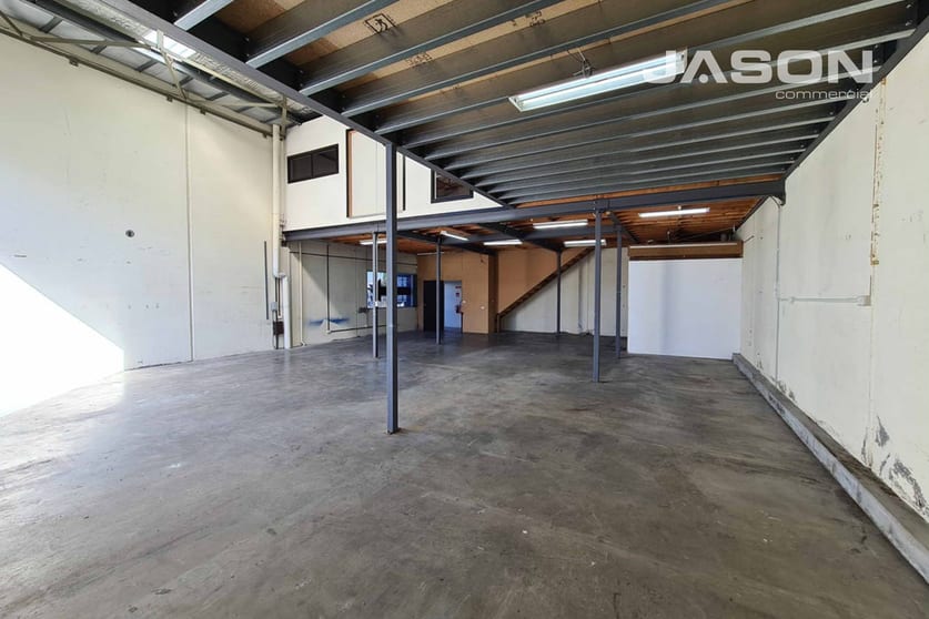 Click to view all images 2/8-10 Catalina Drive Tullamarine VIC 3043 - Image 3