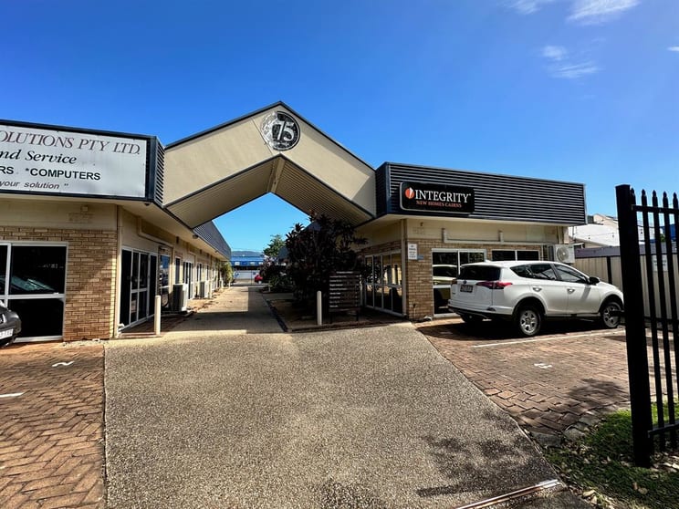 7/175 Bunda Street Parramatta Park QLD 4870 - Image 1