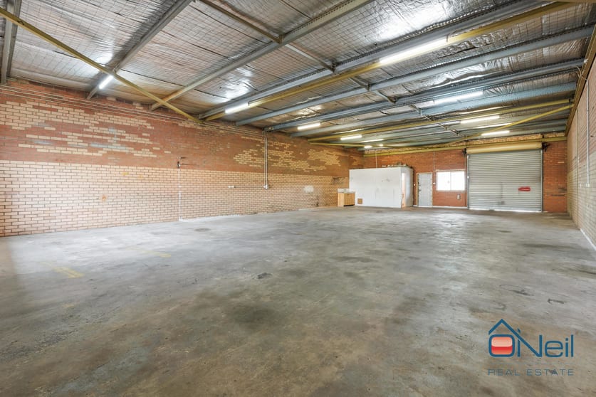 Click to view all images Unit 2/6 Hendon Way Kelmscott WA 6111 - Image 3