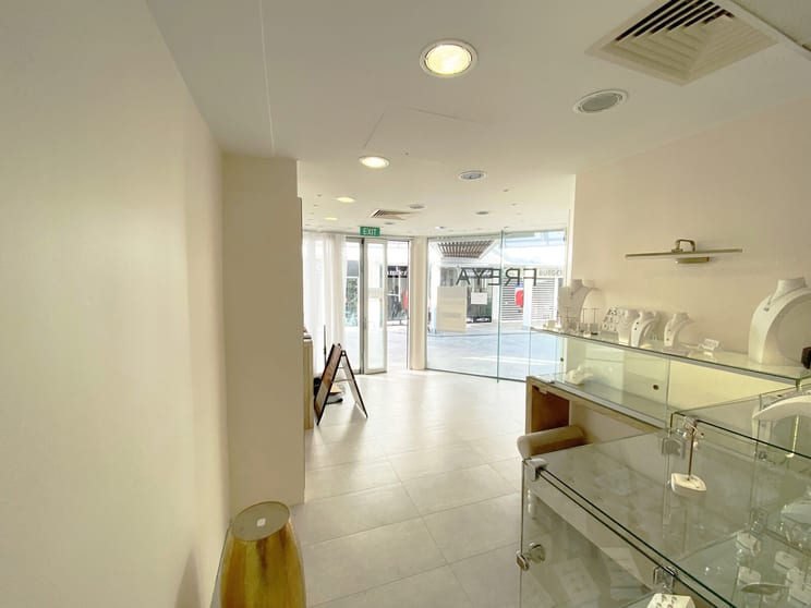5/18 Hastings Street Noosa Heads QLD 4567 - Image 3