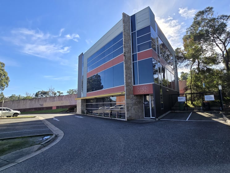 Click to view all images 2/307 Maroondah Highway Ringwood VIC 3134 - Image 3