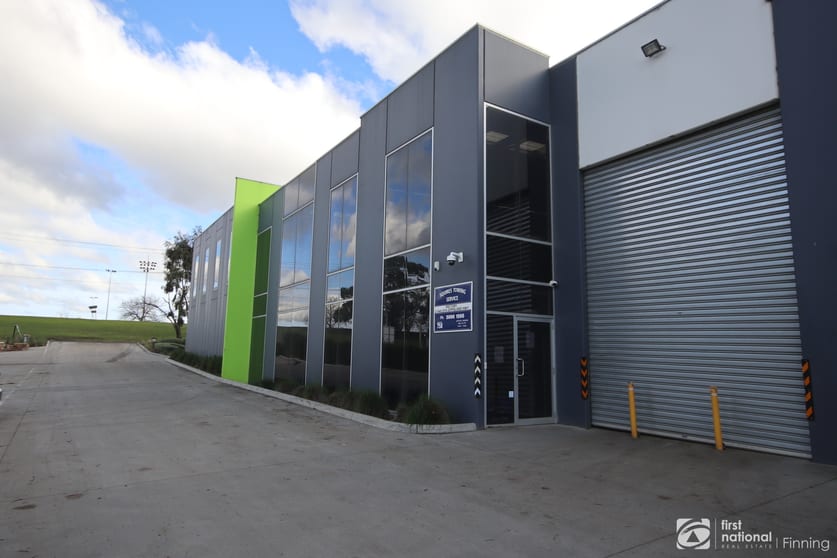 2/1445 South Gippsland Cranbourne VIC 3977 - Image 2