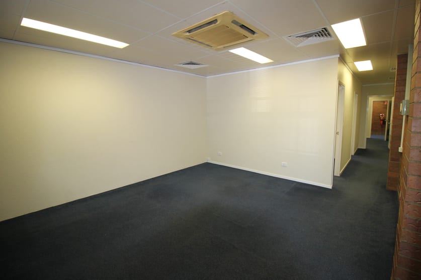 3/115 Egerton Street Emerald QLD 4720 - Image 3