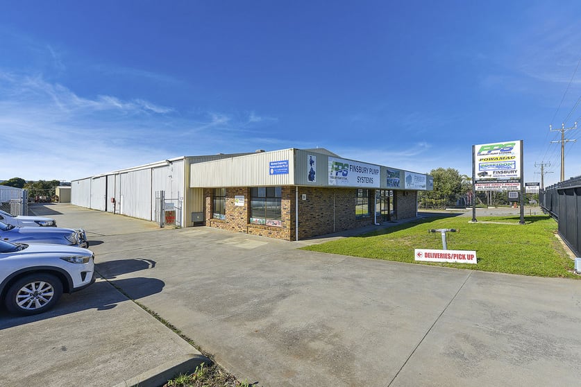 Click to view all images 16 Aldershot Road Lonsdale SA 5160 - Image 2