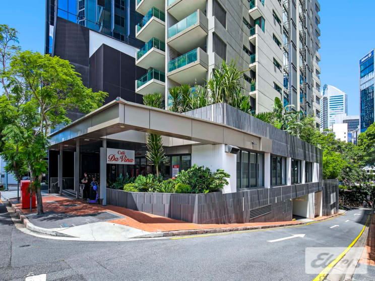 Click to view all images 107 - 109 Astor Terrace Spring Hill QLD 4000 - Image 2