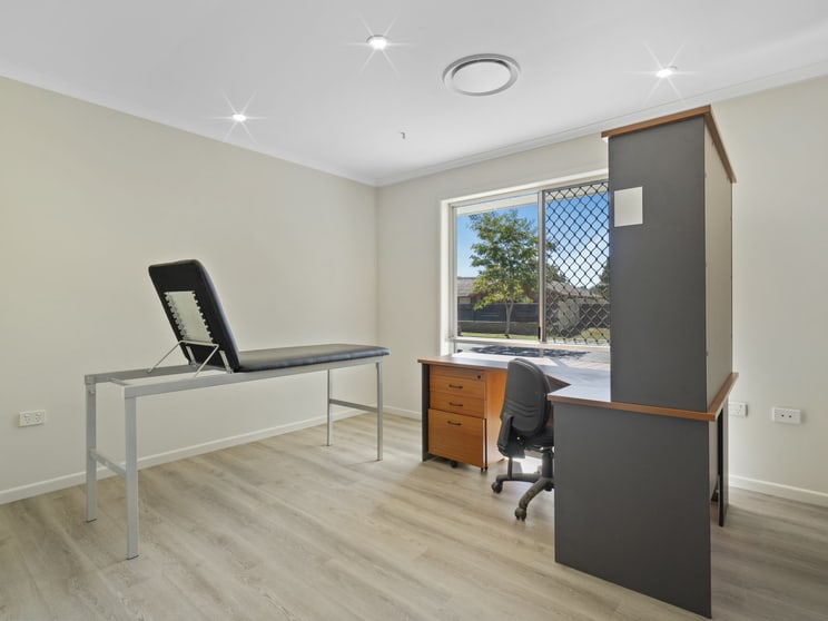 Click to view all images 158 Warrigal Road Runcorn QLD 4113 - Image 2