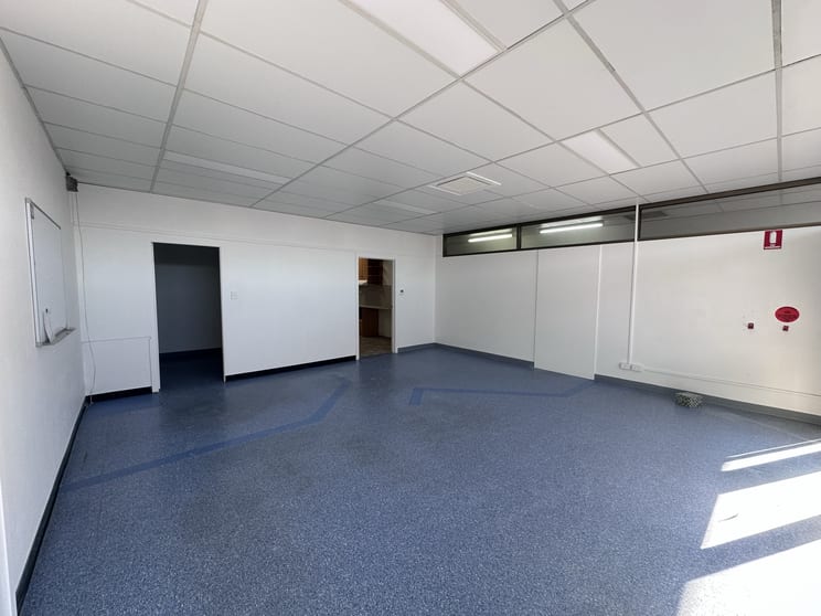 Click to view all images Suite 3/3 North Street Batemans Bay NSW 2536 - Image 2
