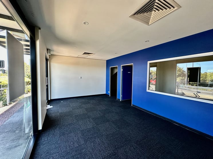 Click to view all images 9A/3352 Pacific Highway Springwood QLD 4127 - Image 2