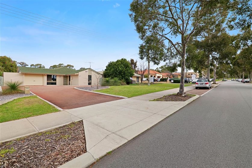 Click to view all images 48 Arnisdale Road Duncraig WA 6023 - Image 3