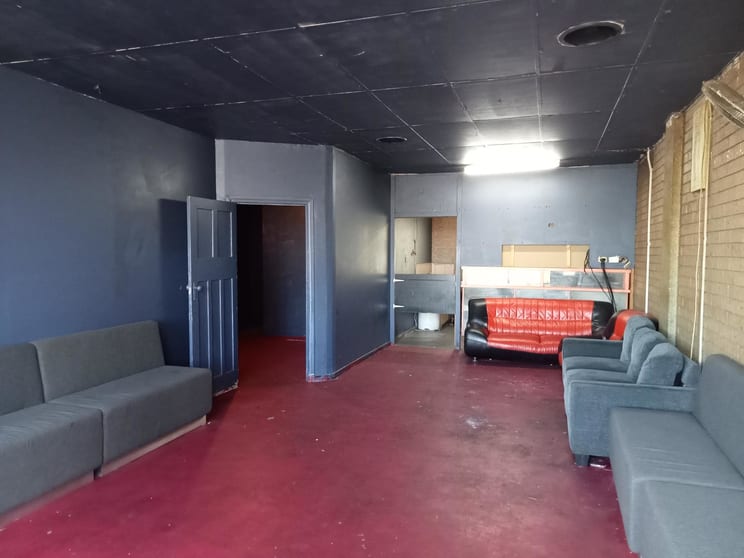 Click to view all images 142A Gordon Street Footscray VIC 3011 - Image 2