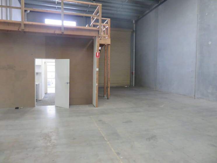 9/21 Barry Street Bayswater VIC 3153 - Image 2