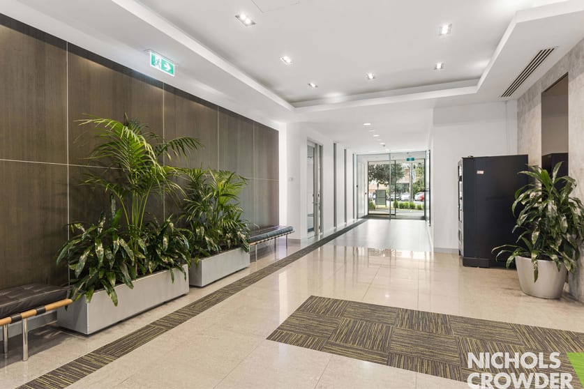 Click to view all images 10/296 Bay Road Cheltenham VIC 3192 - Image 3