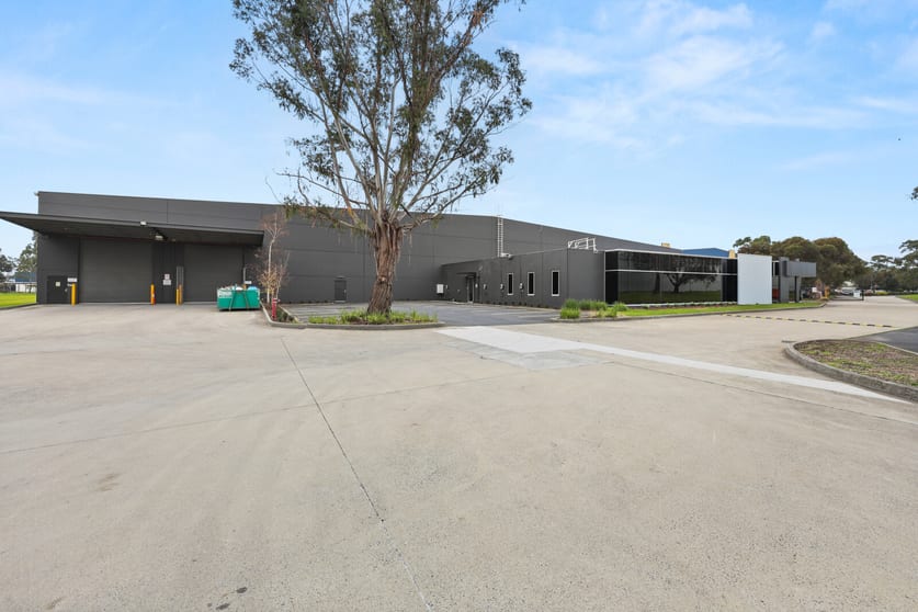 Click to view all images 71 Pound Road West Dandenong South VIC 3175 - Image 3