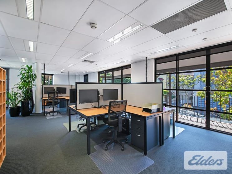 Click to view all images 6/290 Boundary Street Spring Hill QLD 4000 - Image 3