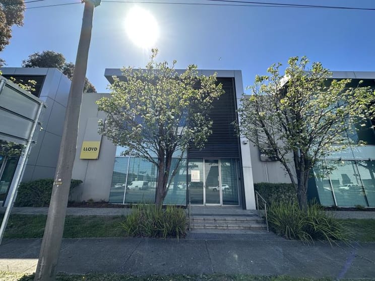 Click to view all images Unit 2/2-484 Graham St Port Melbourne VIC 3207 - Image 1