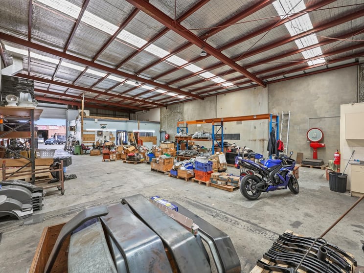 Click to view all images 6 Garden Drive Tullamarine VIC 3043 - Image 3