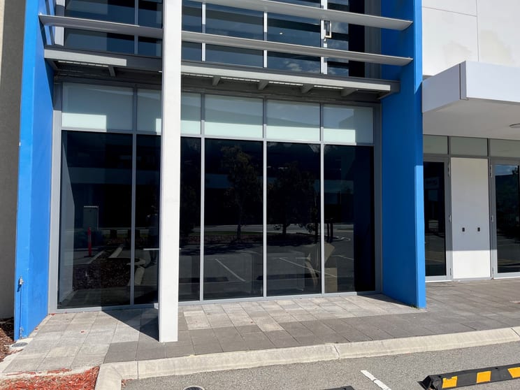 Click to view all images 17 Honeybush Drive Joondalup WA 6027 - Image 2