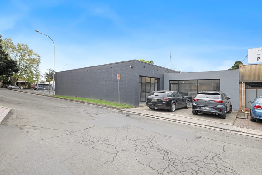 Click to view all images 4 Berry Street Nowra NSW 2541 - Image 3