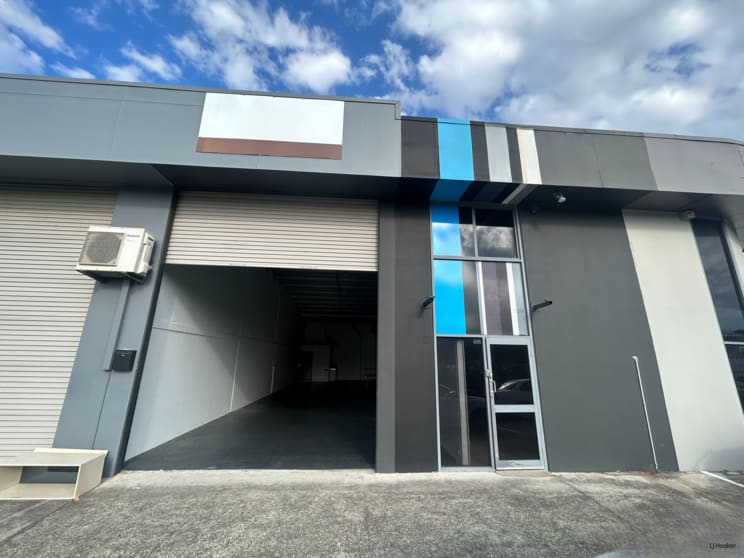 Click to view all images 2/16-18 Dover Drive Burleigh Heads QLD 4220 - Image 3