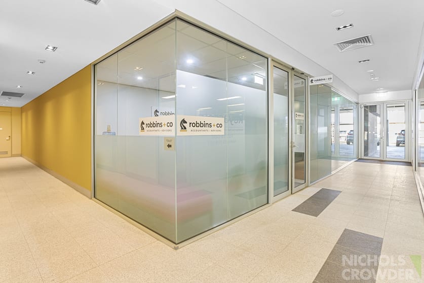4/315 Main Street Mornington VIC 3931 - Image 2
