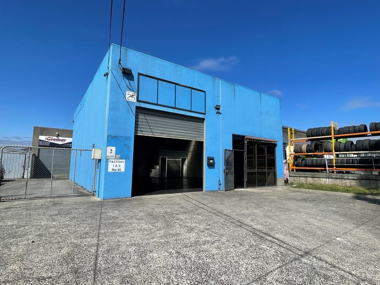 Click to view all images 1/25 Amay Crescent Ferntree Gully VIC 3156 - Image 1