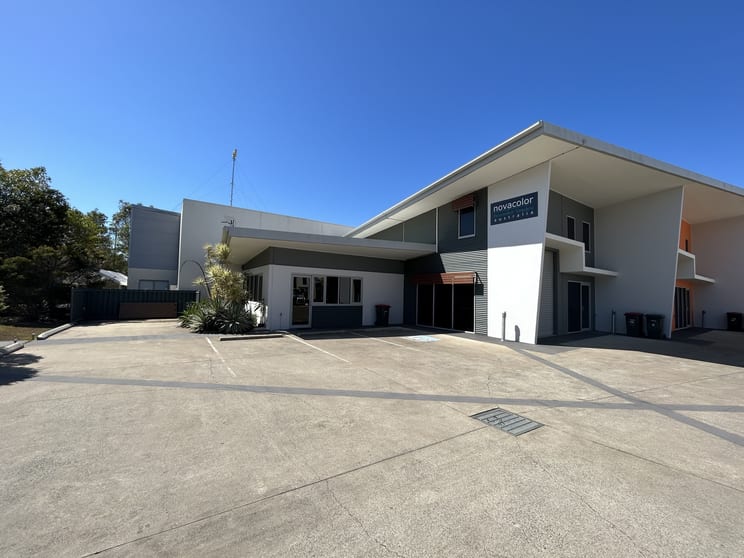 Click to view all images 1/26 Southern Cross Circuit Urangan QLD 4655 - Image 2