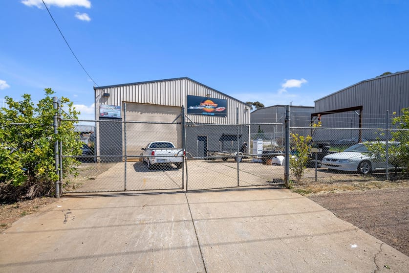 Click to view all images 1 Smith Street Maddingley VIC 3340 - Image 3