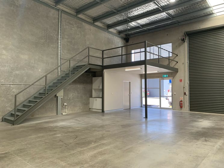 Click to view all images 6/8 Gibbens Road West Gosford NSW 2250 - Image 2