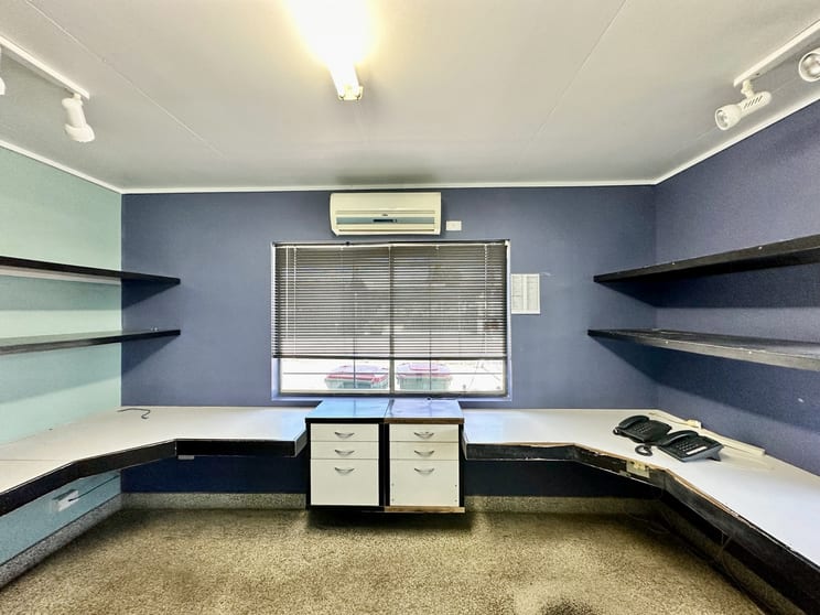 Click to view all images 15 Hamill Street Garbutt QLD 4814 - Image 3