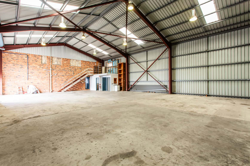 Click to view all images 13 Miall Way Albion Park Rail NSW 2527 - Image 2