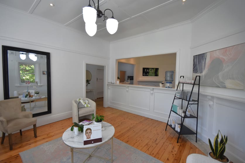 Click to view all images 572 Kiewa Street Albury NSW 2640 - Image 3