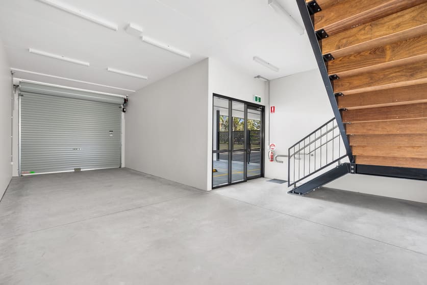 Click to view all images 4/449 Lytton Road Morningside QLD 4170 - Image 3