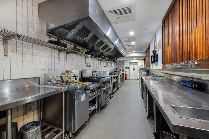 Click to view all images 20 Oaks Avenue Dee Why NSW 2099 - Image 3