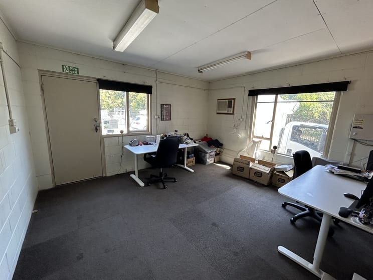 Click to view all images Unit 6/9 Lithgow Street Fyshwick ACT 2609 - Image 3