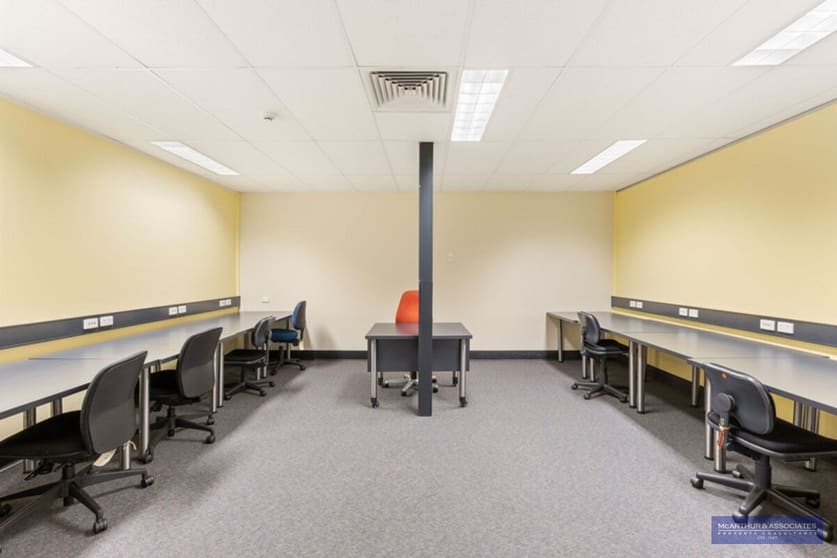 Click to view all images 4/277-281 Adelaide Street Maryborough QLD 4650 - Image 1