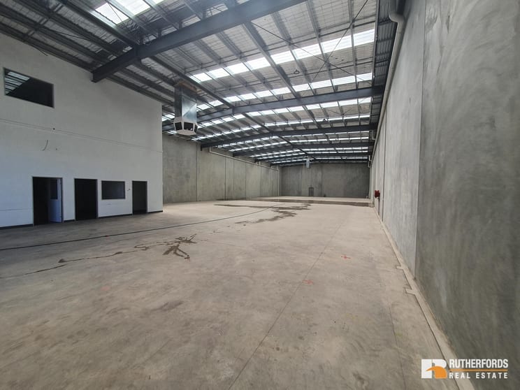Click to view all images 8 Burnett Street Somerton VIC 3062 - Image 2