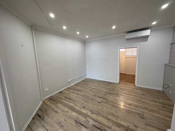 Click to view all images 65 Lynch Street Young NSW 2594 - Image 3