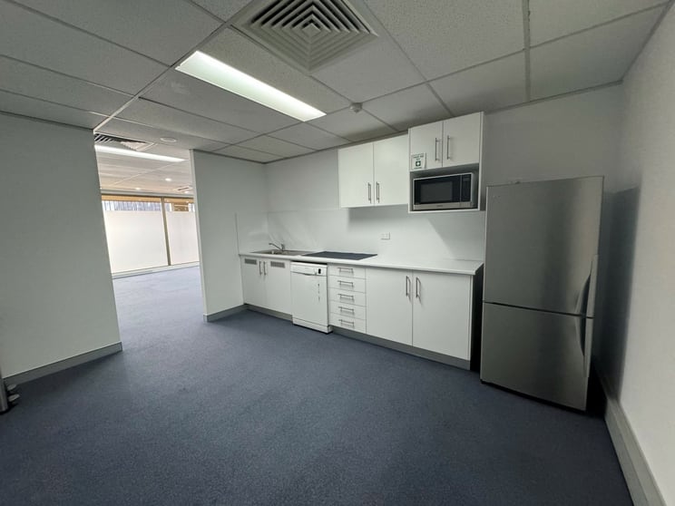 Click to view all images 1A, Level 1/2-4 Merton Street Sutherland NSW 2232 - Image 2