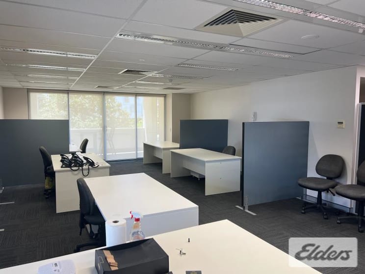 Click to view all images Suite 6/22 Baildon Street Kangaroo Point QLD 4169 - Image 1