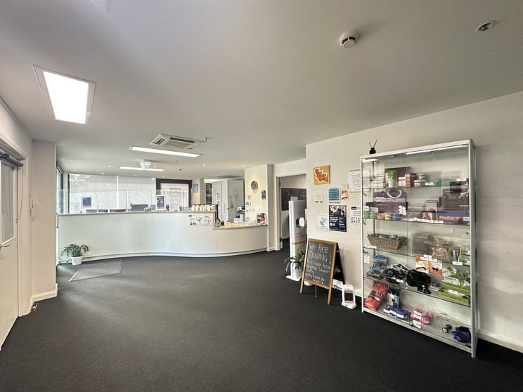 Click to view all images Ground/33-35 Warrigal Road Oakleigh VIC 3166 - Image 2