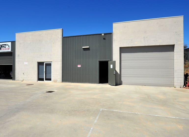 Click to view all images 4/70 Powells Avenue East Bendigo VIC 3550 - Image 1