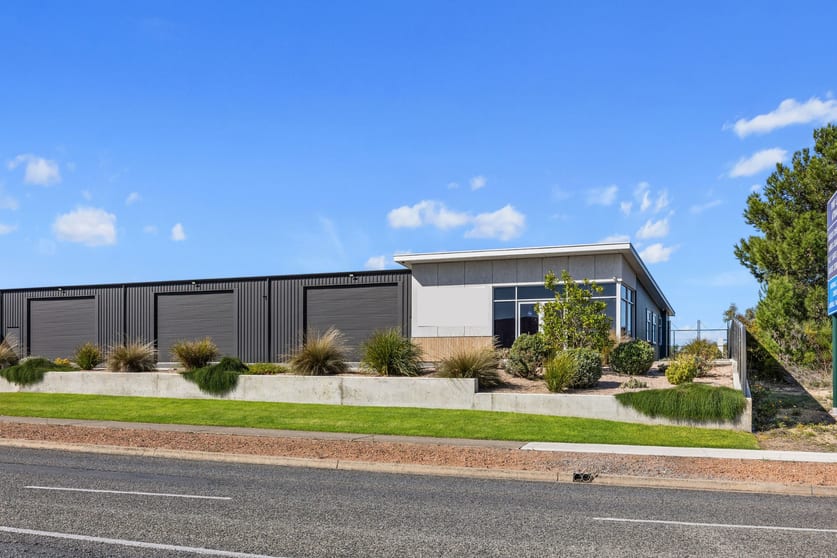 Click to view all images 2/49 Ravendale Road Port Lincoln SA 5606 - Image 2