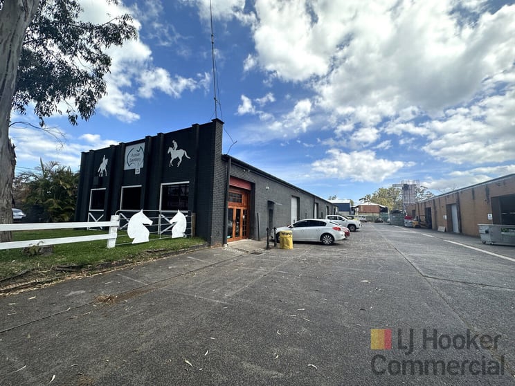 Click to view all images 3/5 Mildon Road Tuggerah NSW 2259 - Image 3