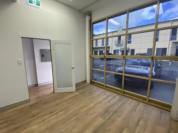 Click to view all images 33A/5-7 Anella Ave Castle Hill NSW 2154 - Image 3