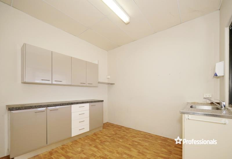 Click to view all images 5 Uppill Place Wangara WA 6065 - Image 3