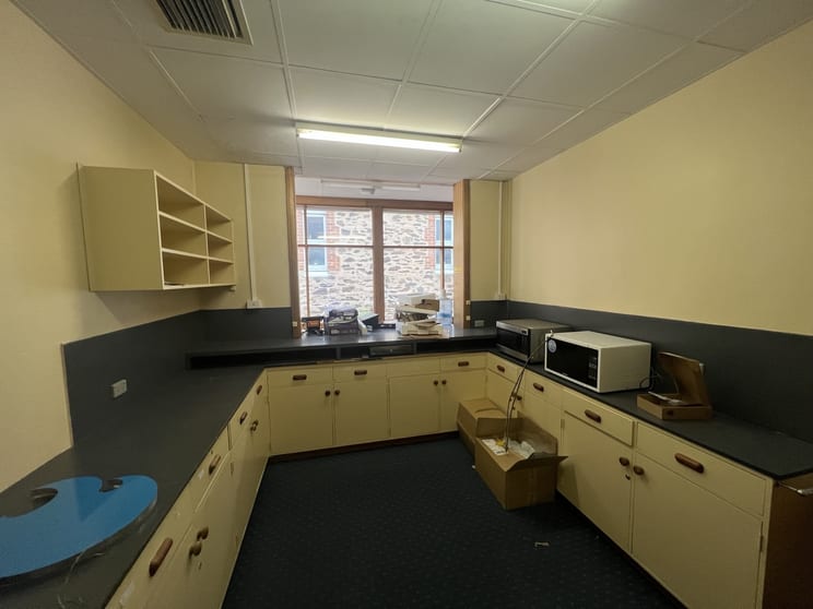 Click to view all images 192B (REAR) Henley Beach Road Torrensville SA 5031 - Image 3