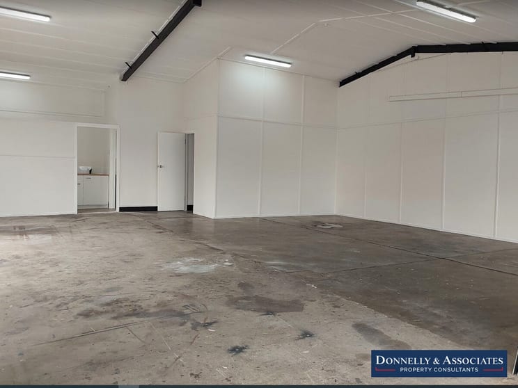 54 Cavendish Road Coorparoo QLD 4151 - Image 3
