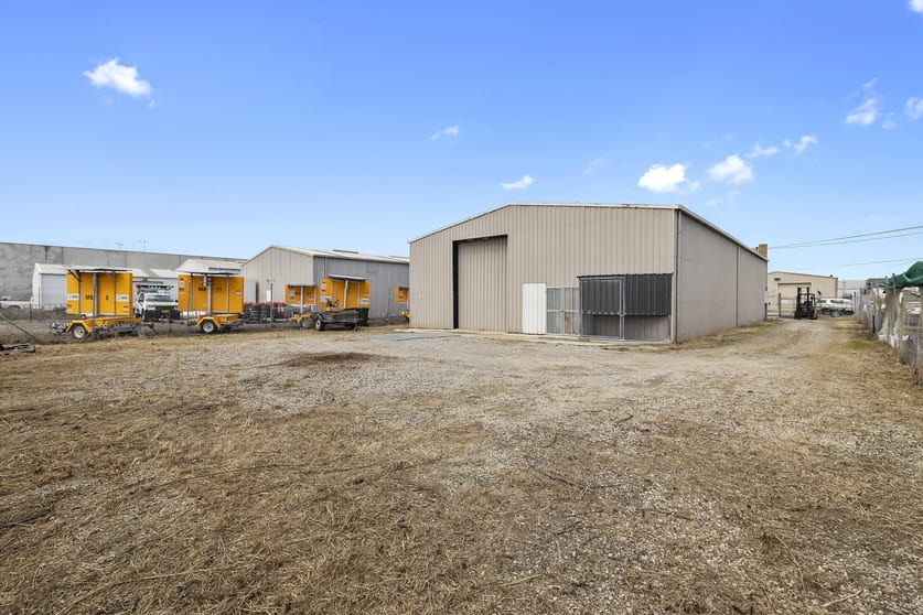 Click to view all images 27 Albert Street Moolap VIC 3224 - Image 3