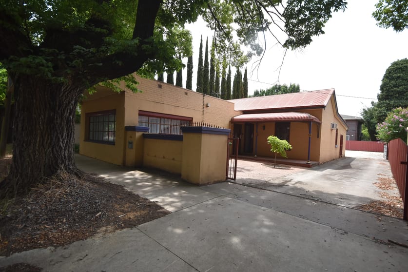Click to view all images 638 Kiewa Street Albury NSW 2640 - Image 3