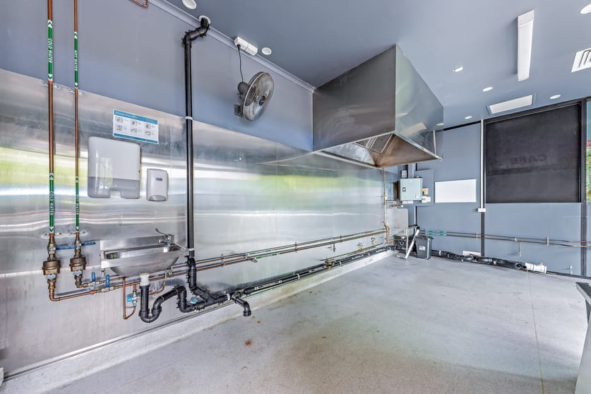 Click to view all images 18/370 Shute Harbour Road Airlie Beach QLD 4802 - Image 2